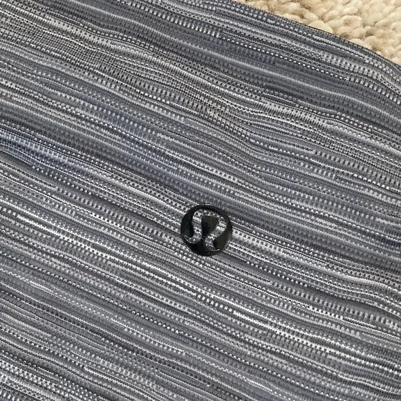 Lulu and Gapfit legging set - Picture 3 of 4